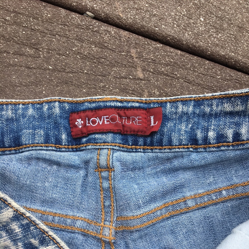 Love Culture Distress Jean Shorts Size L - Picture 3 of 7